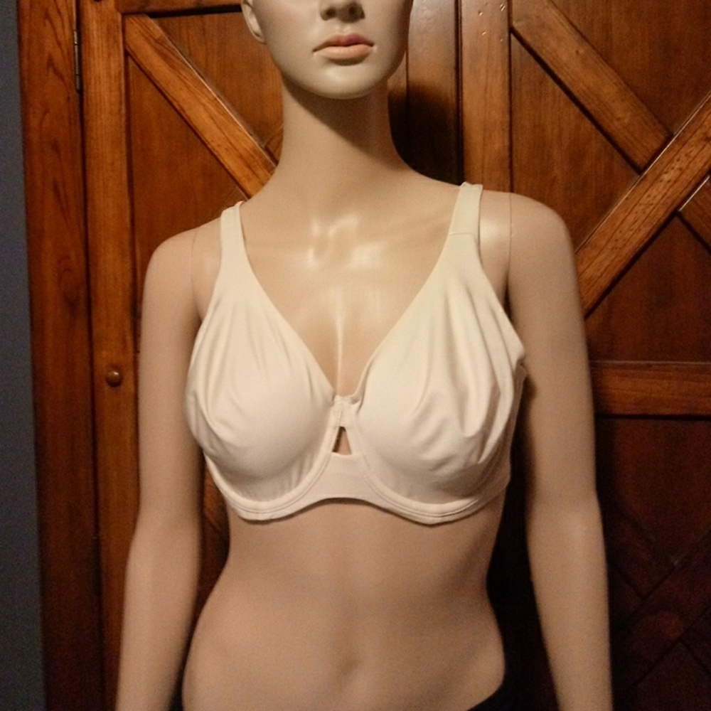 NWT Wacoal 36D Bra